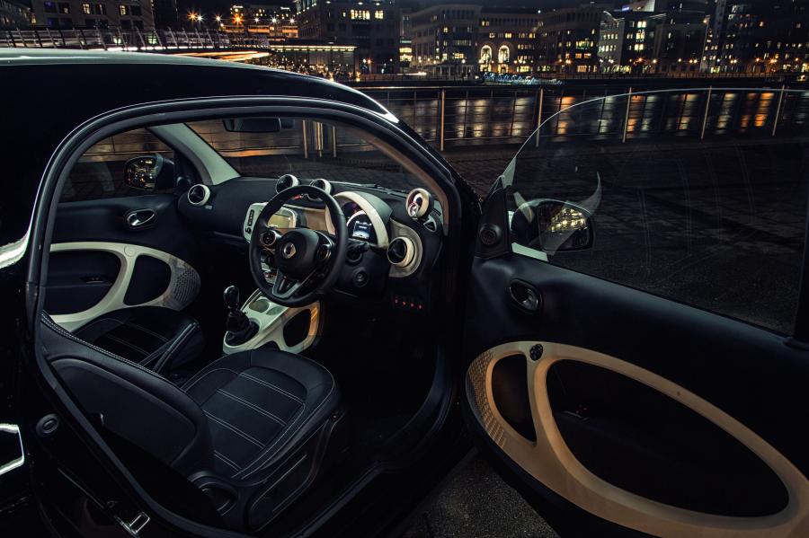 Smart ForTwo Prime Coupe 2015 года  (UK) (фото 14 из 19)